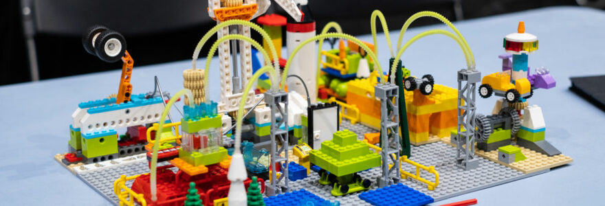 team building Lego