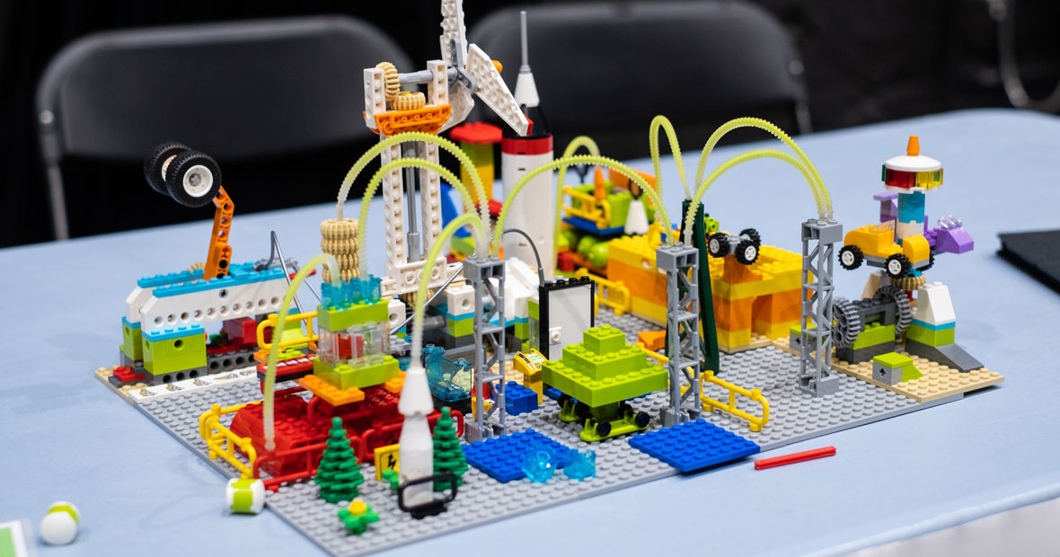 team building Lego